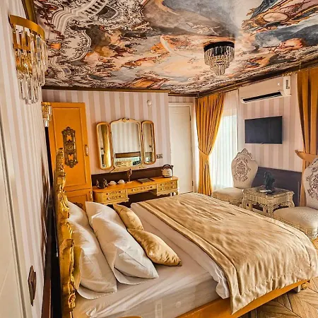 מלון Portofino Boutique 5*