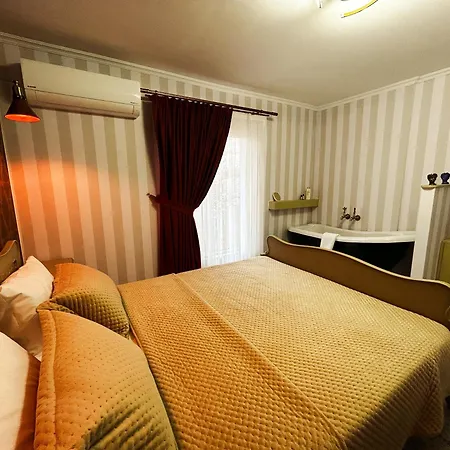 מלון Portofino Boutique 5*