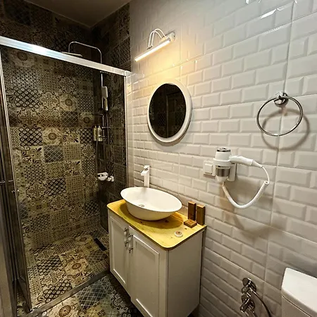מלון Portofino Boutique 5*