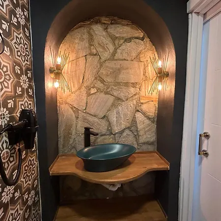 מלון Portofino Boutique אורלה